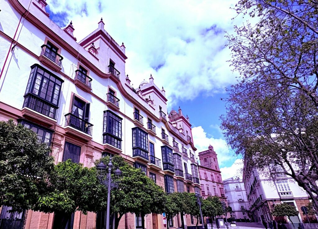 fotografía de la casa Palacio Las Cuatro Torres en la Plaza de España de la ciudad de Cádiz