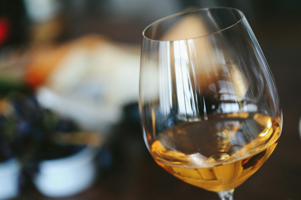 Imagen copa de vino blanco